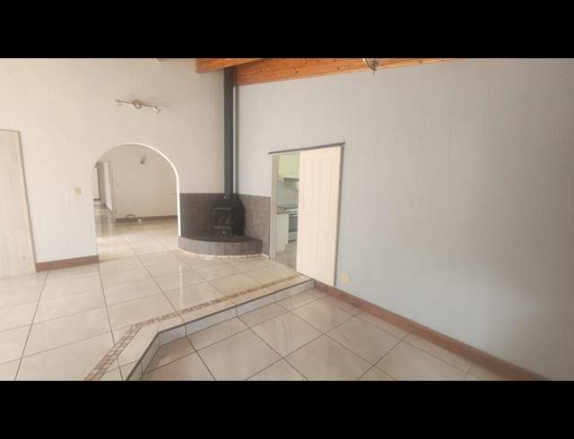 4 BEDROOM HOUSE FOR SALE IN BRACKENHURST